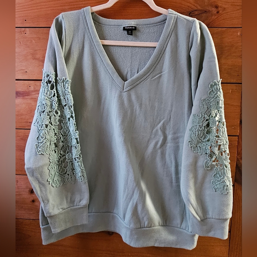 Torrid Women's Green Lace Sleeve Top